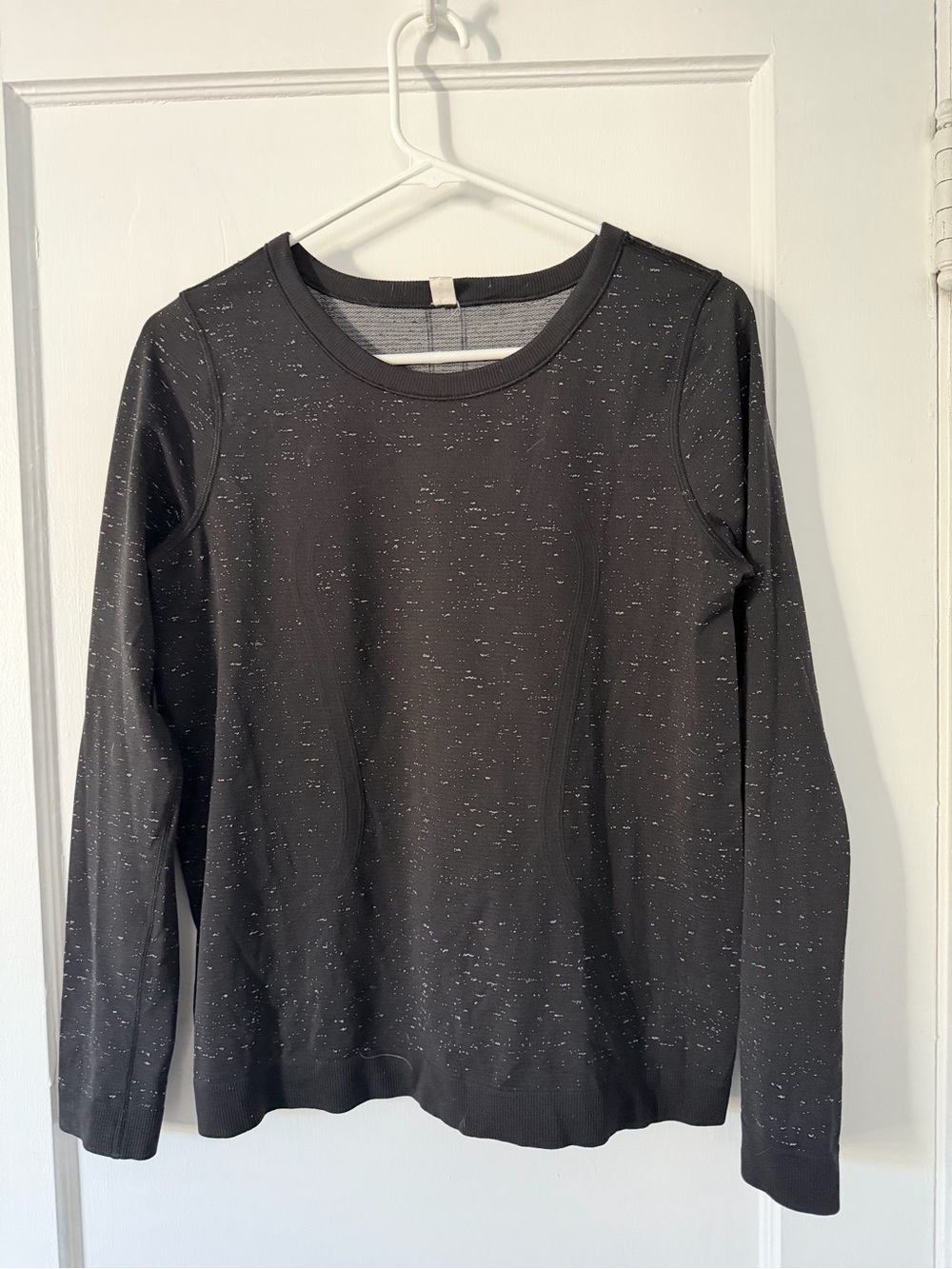 Lululemon Black Speckled Long-Sleeve Top — Size 8 (small)